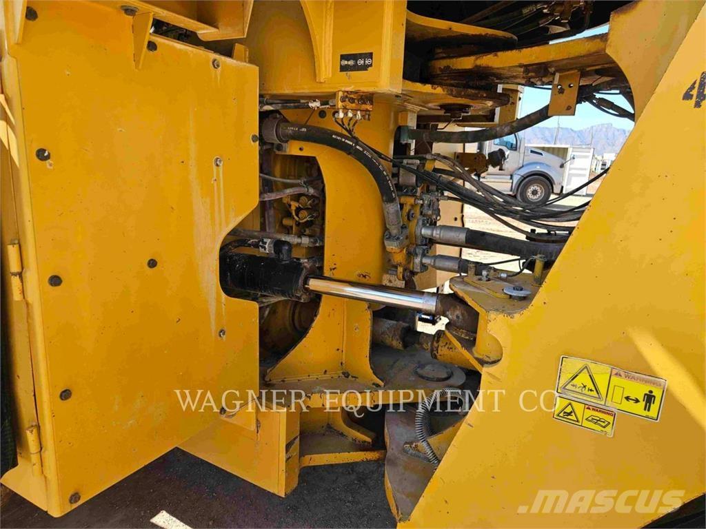 CAT 980M Chargeuse sur pneus