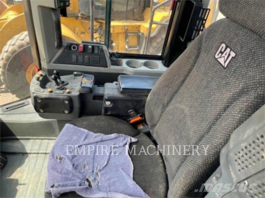 CAT 980M Chargeuse sur pneus