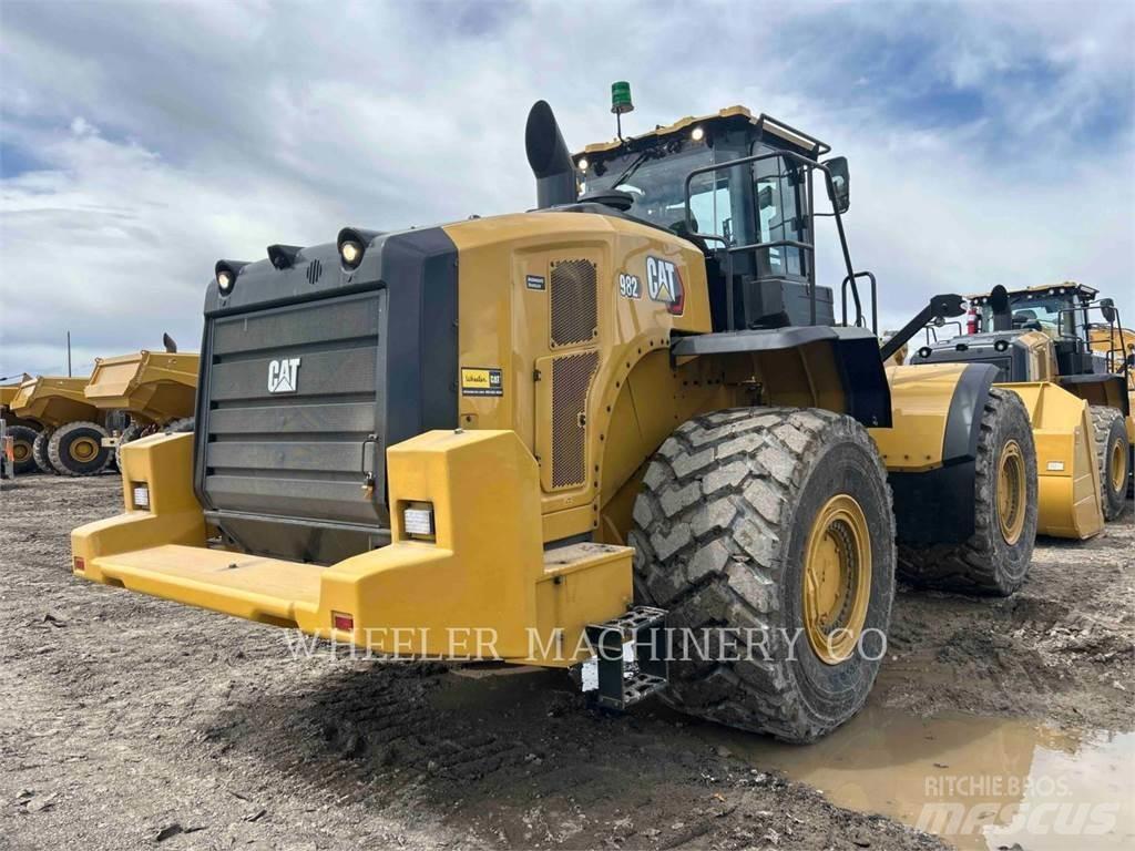 CAT 982 Chargeuse sur pneus