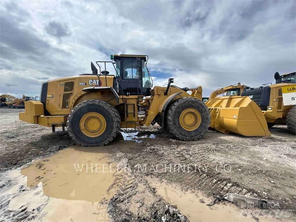 CAT 982 Chargeuse sur pneus
