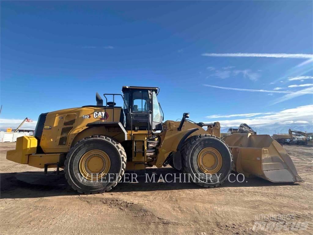 CAT 982 Chargeuse sur pneus