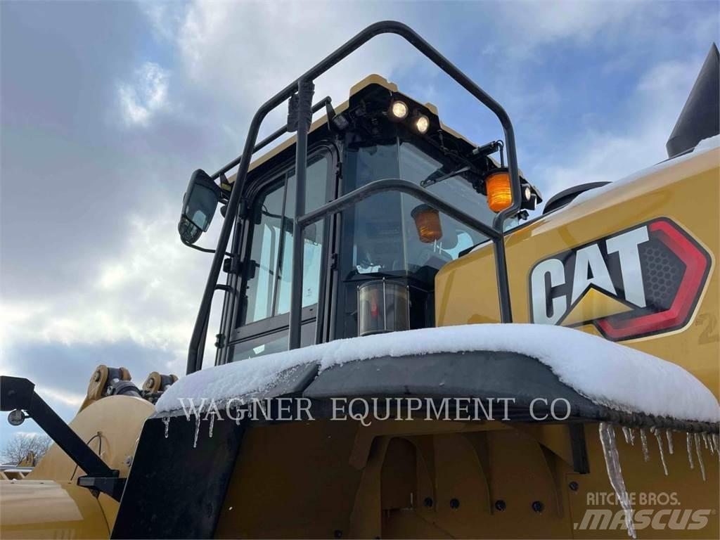 CAT 982 Chargeuse sur pneus