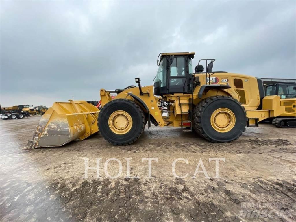 CAT 982 Chargeuse sur pneus