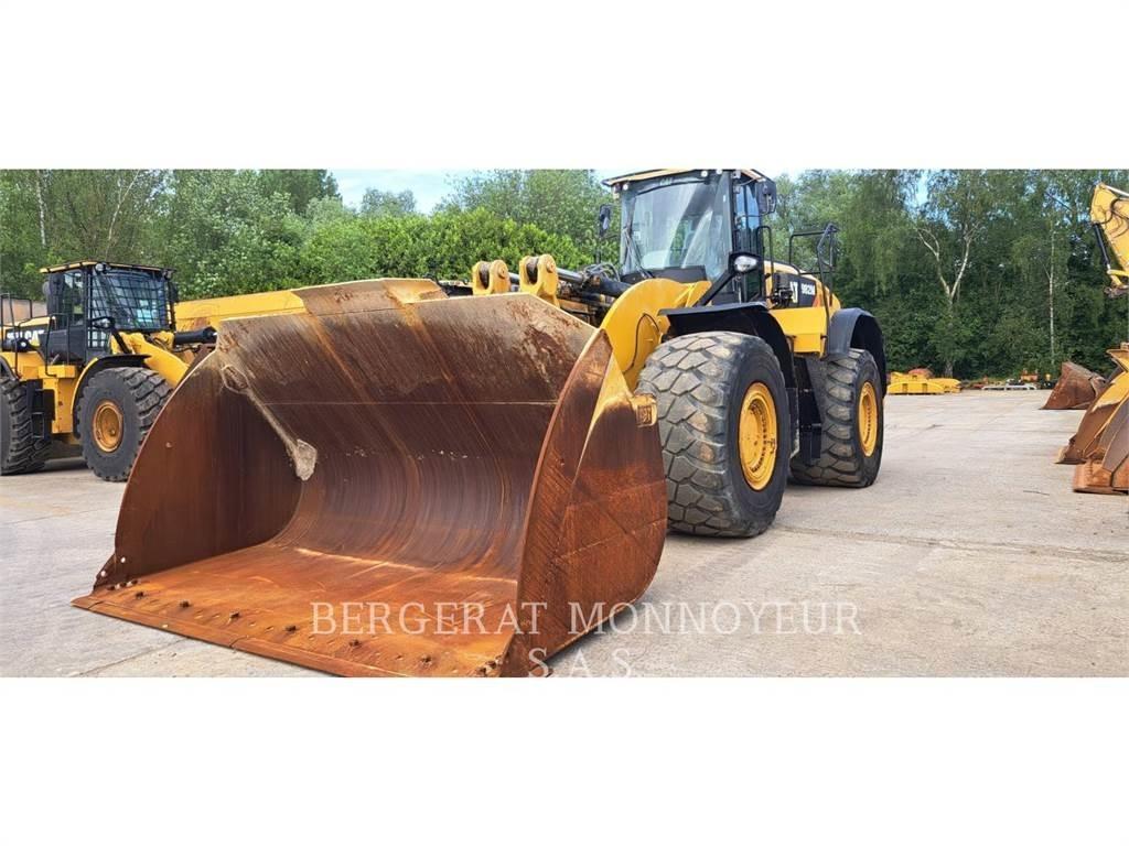CAT 982M Chargeuse sur pneus