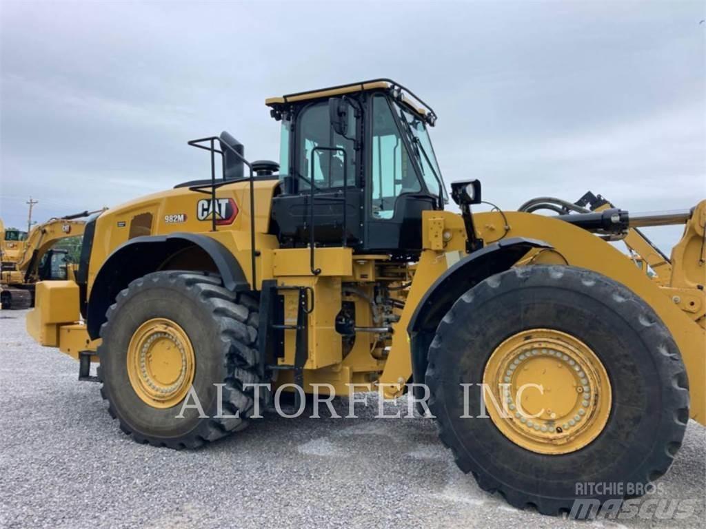 CAT 982M Chargeuse sur pneus
