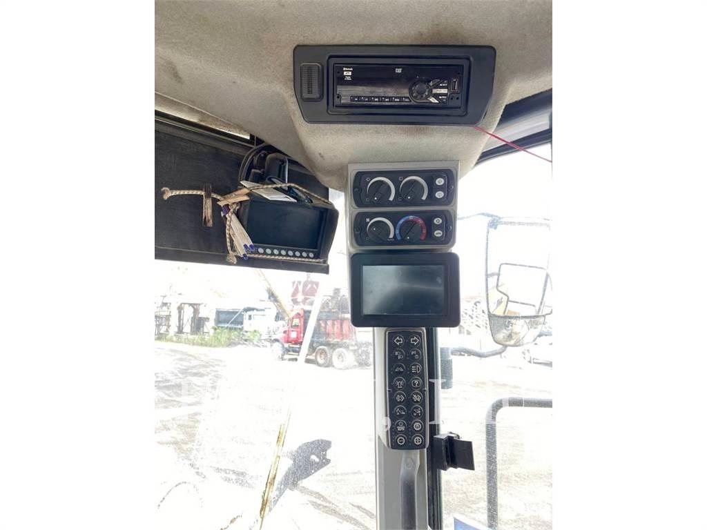 CAT 982M Chargeuse sur pneus