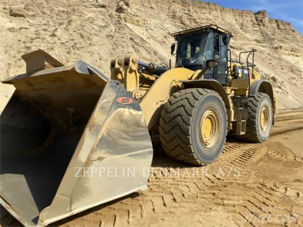 CAT 982M Chargeuse sur pneus