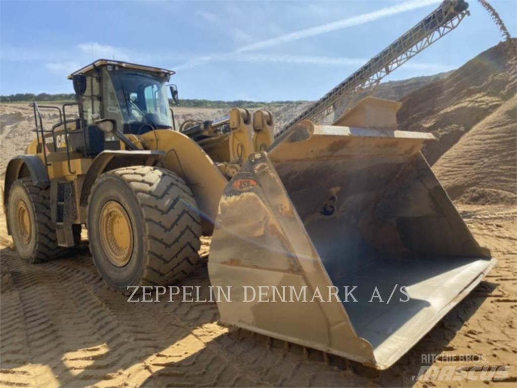 CAT 982M Chargeuse sur pneus