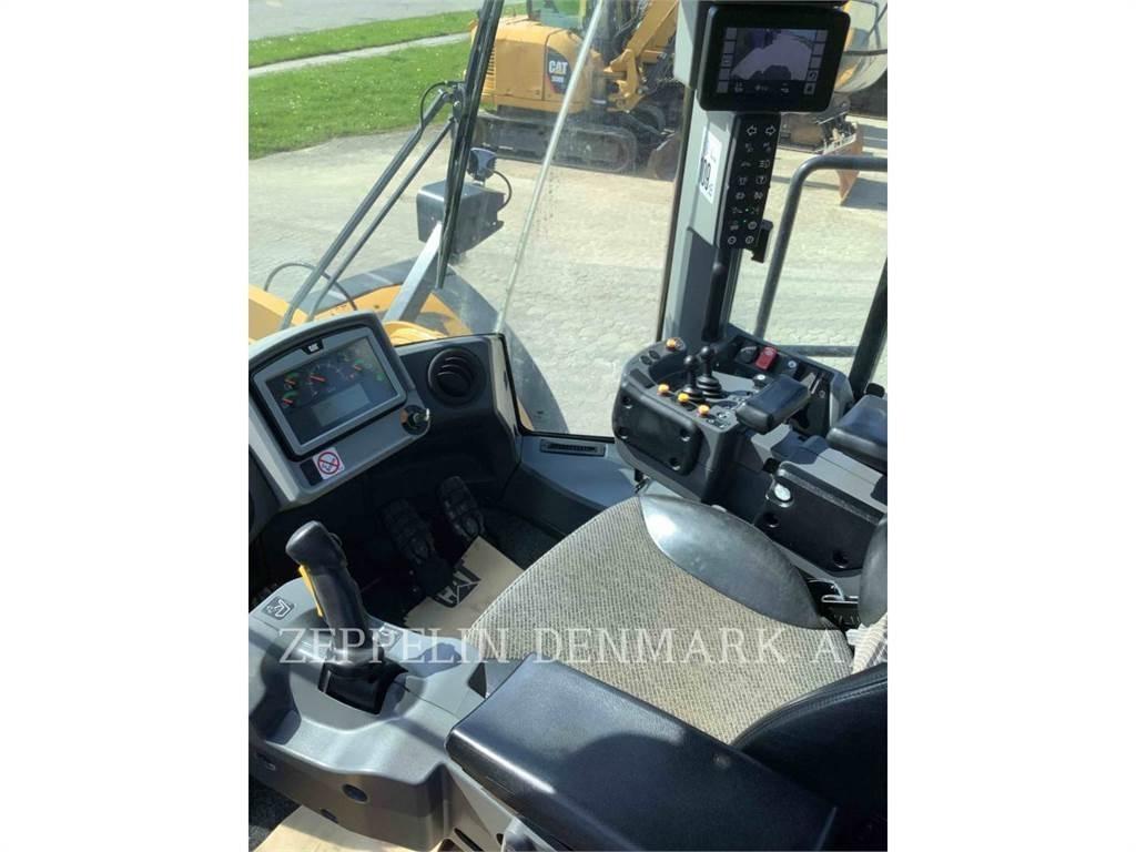 CAT 982M Chargeuse sur pneus