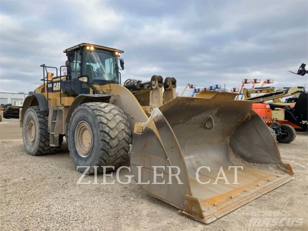 CAT 982M Chargeuse sur pneus