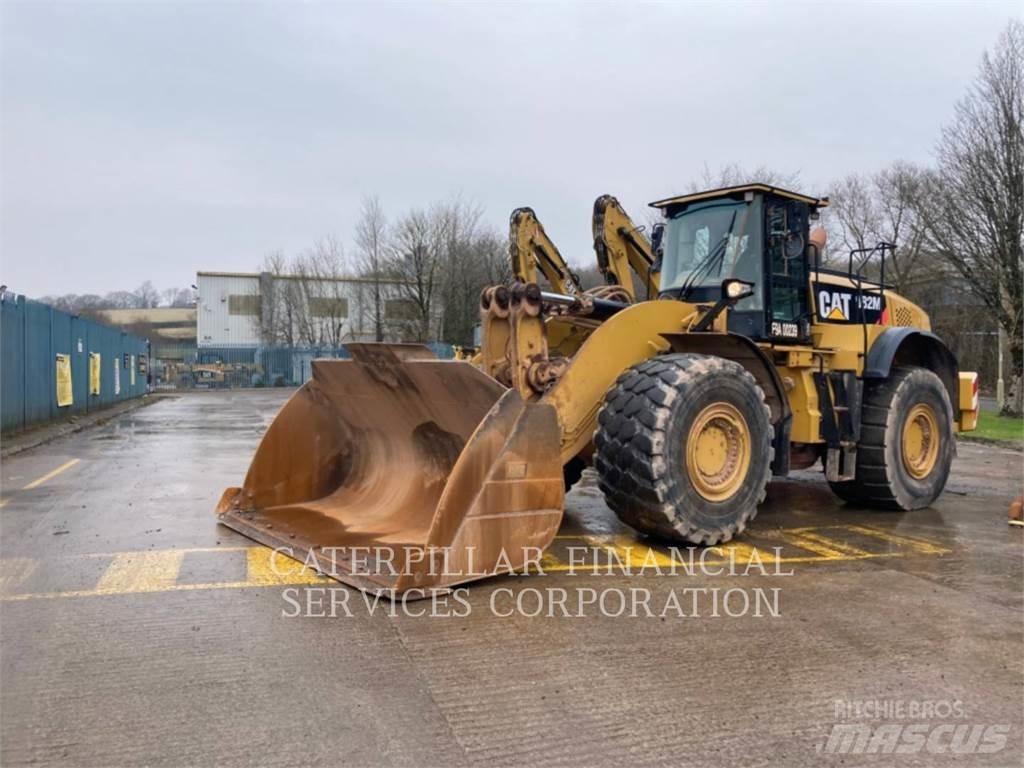 CAT 982M Chargeuse sur pneus