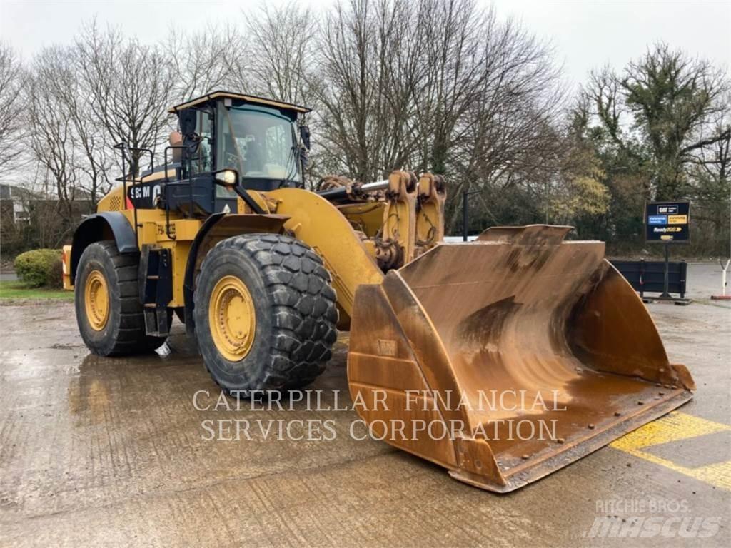 CAT 982M Chargeuse sur pneus