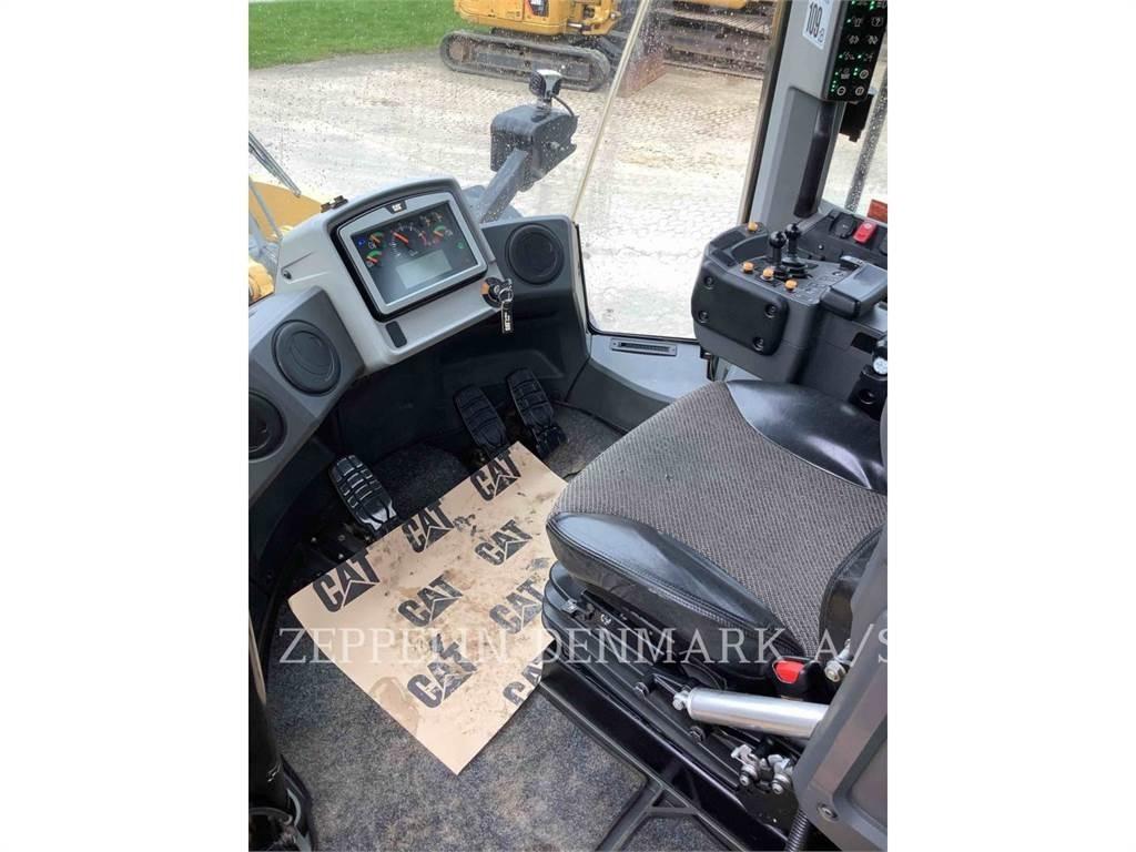 CAT 982M Chargeuse sur pneus