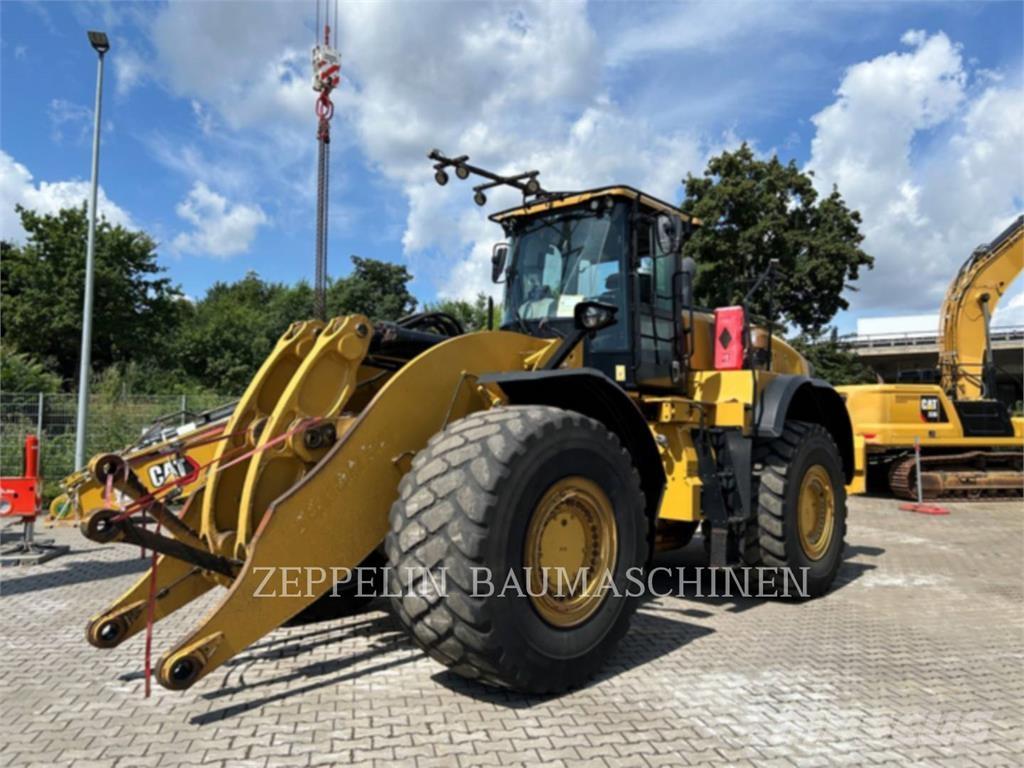 CAT 982M Chargeuse sur pneus