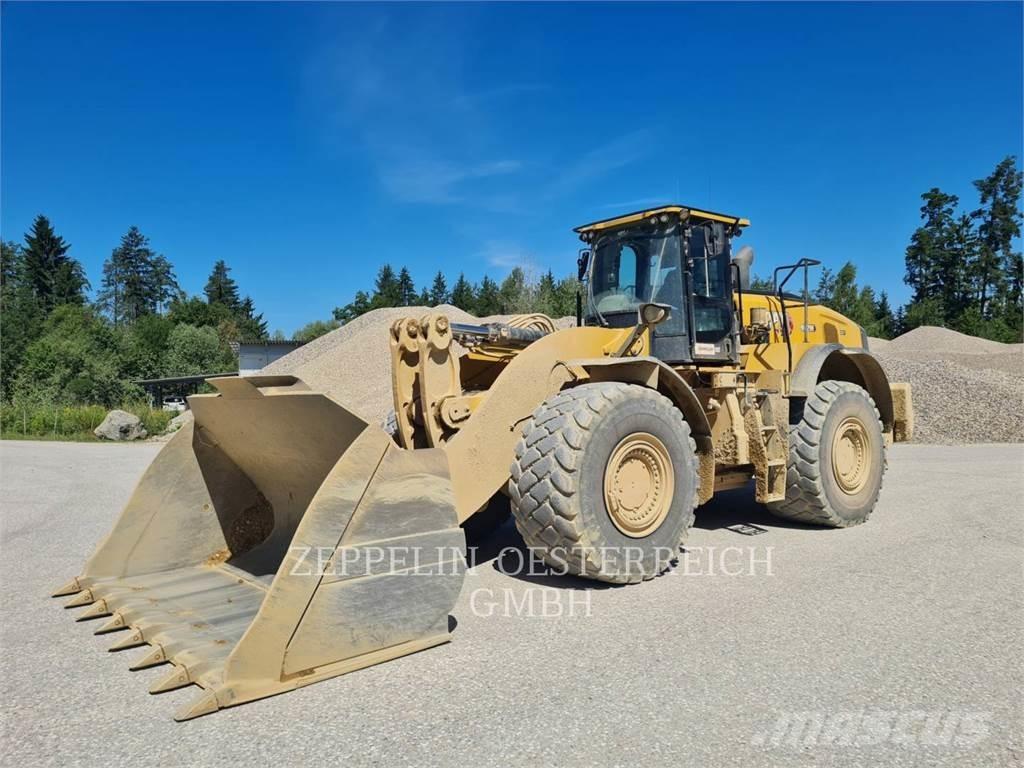 CAT 982M Chargeuse sur pneus