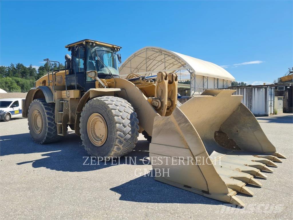 CAT 982M Chargeuse sur pneus