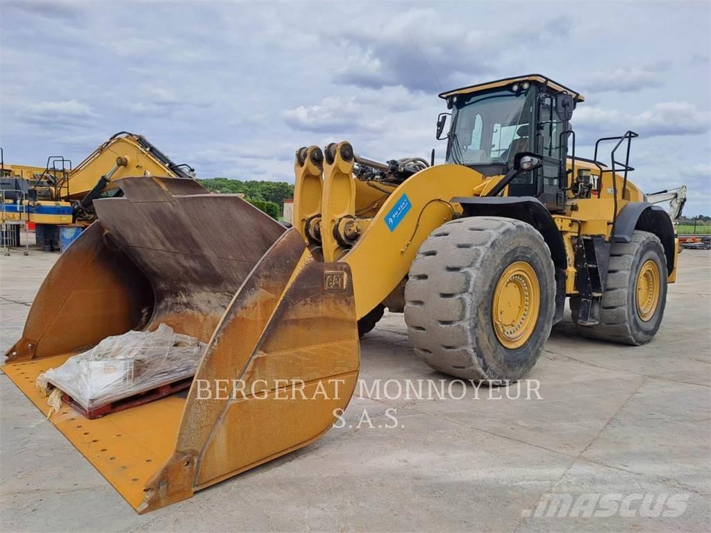 CAT 982M Chargeuse sur pneus