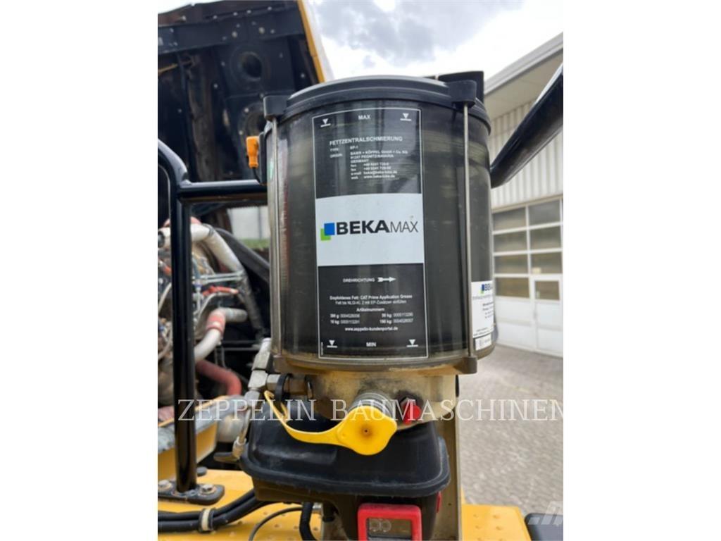 CAT 982M Chargeuse sur pneus
