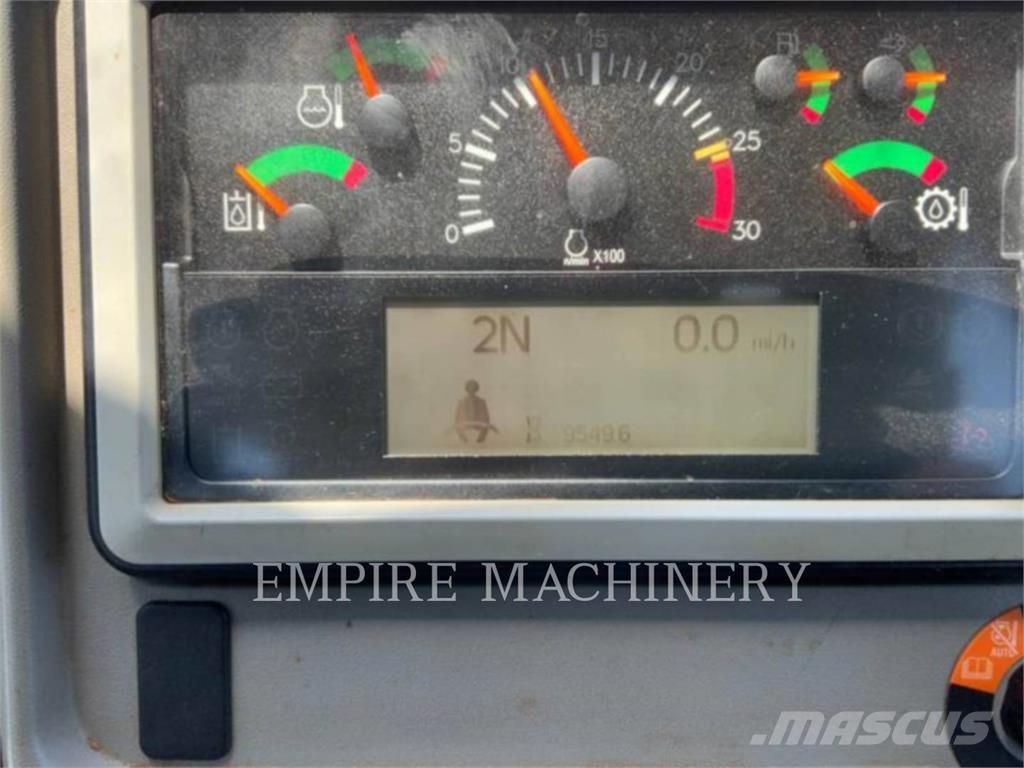 CAT 982M Chargeuse sur pneus