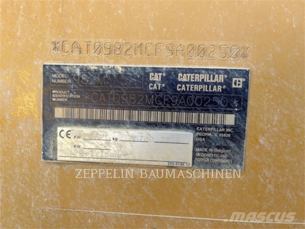 CAT 982M Chargeuse sur pneus