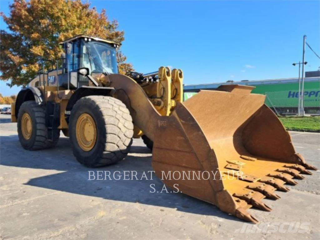 CAT 982M Chargeuse sur pneus