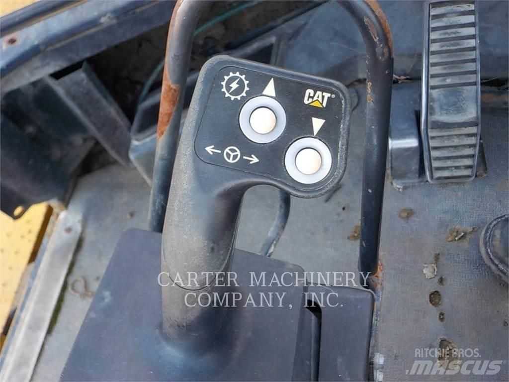 CAT 990 Chargeuse sur pneus