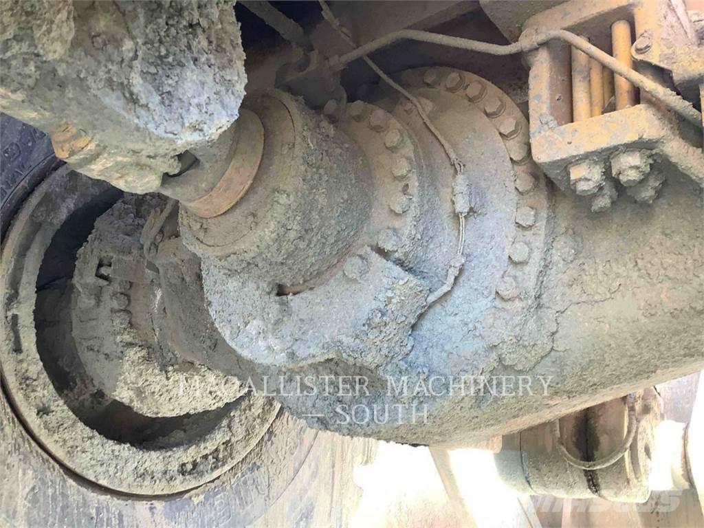 CAT 990 Chargeuse sur pneus
