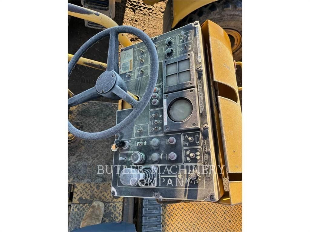 CAT AP-1000B Finisseur