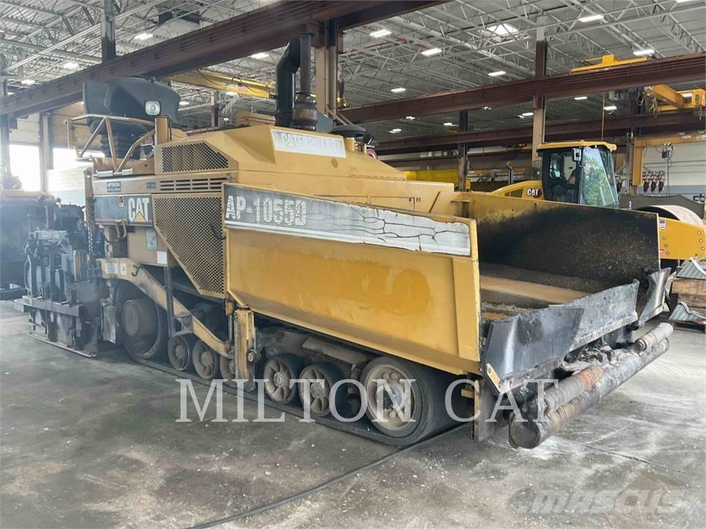 CAT AP-1055D Finisseur