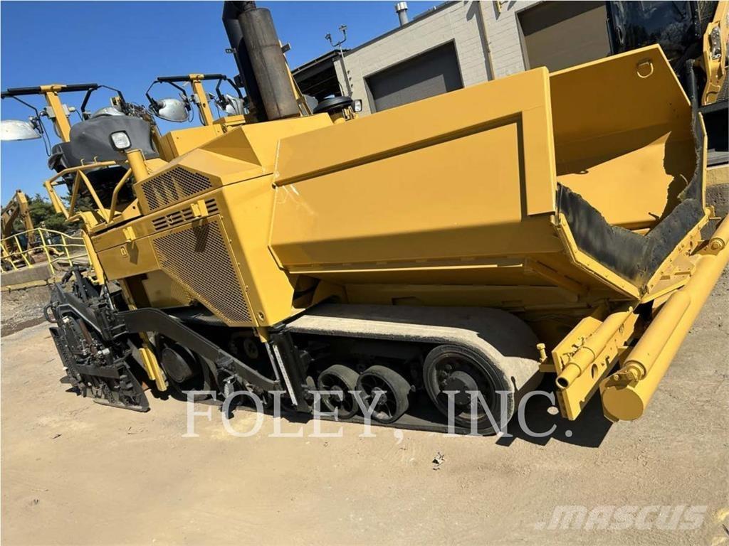 CAT AP-1055D Finisseur