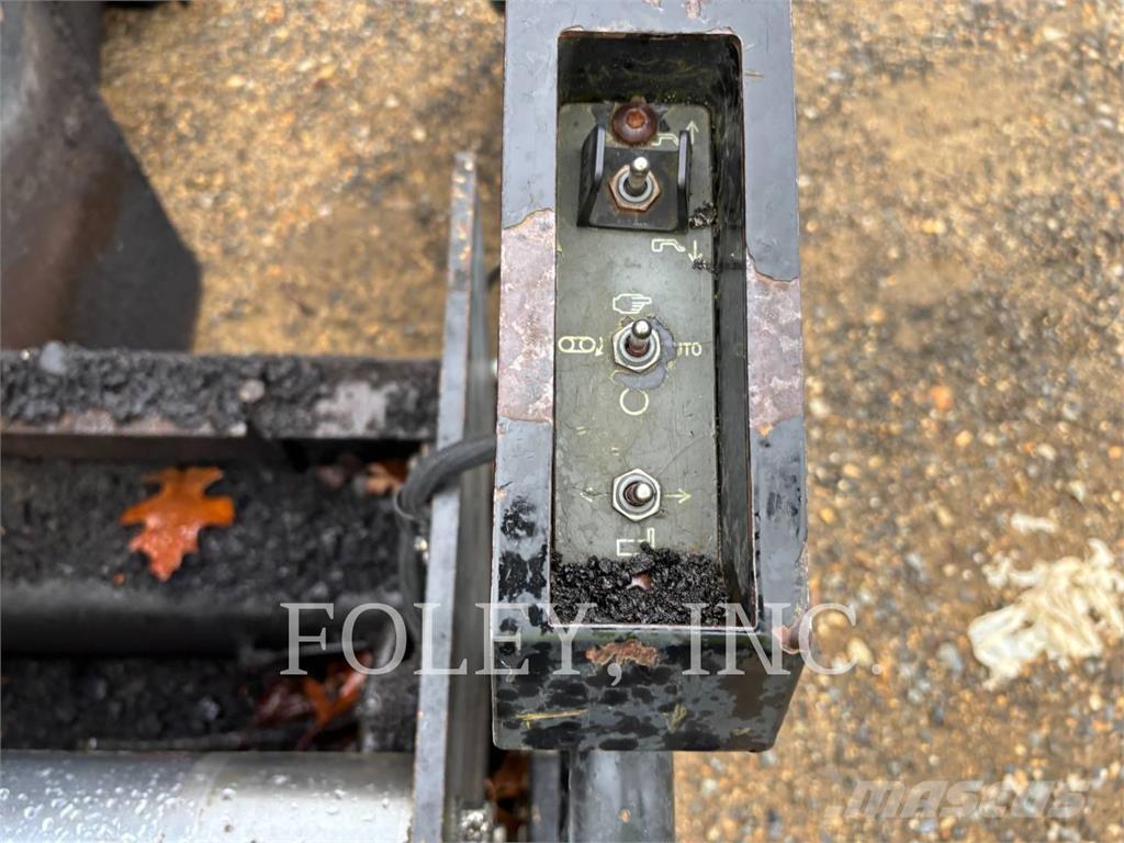 CAT AP-655D Finisseur