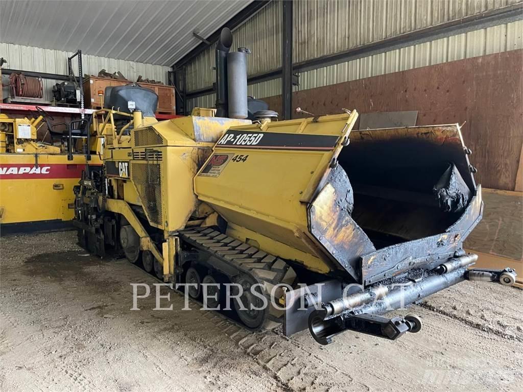 CAT AP1055D Finisseur