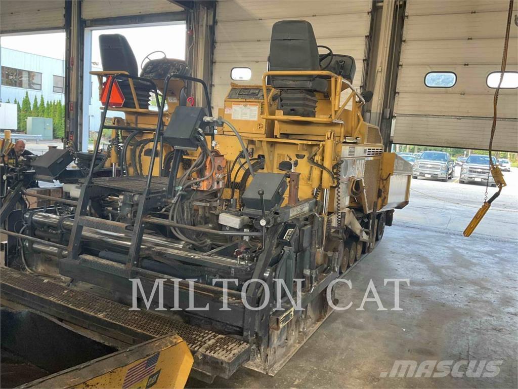 CAT AP1055D Finisseur