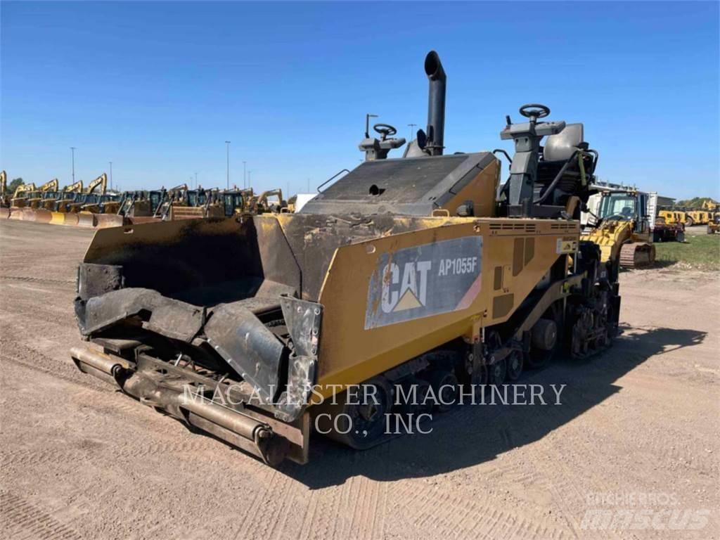 CAT AP1055F Finisseur