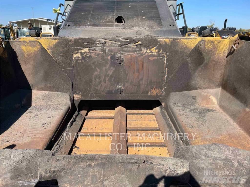 CAT AP1055F Finisseur