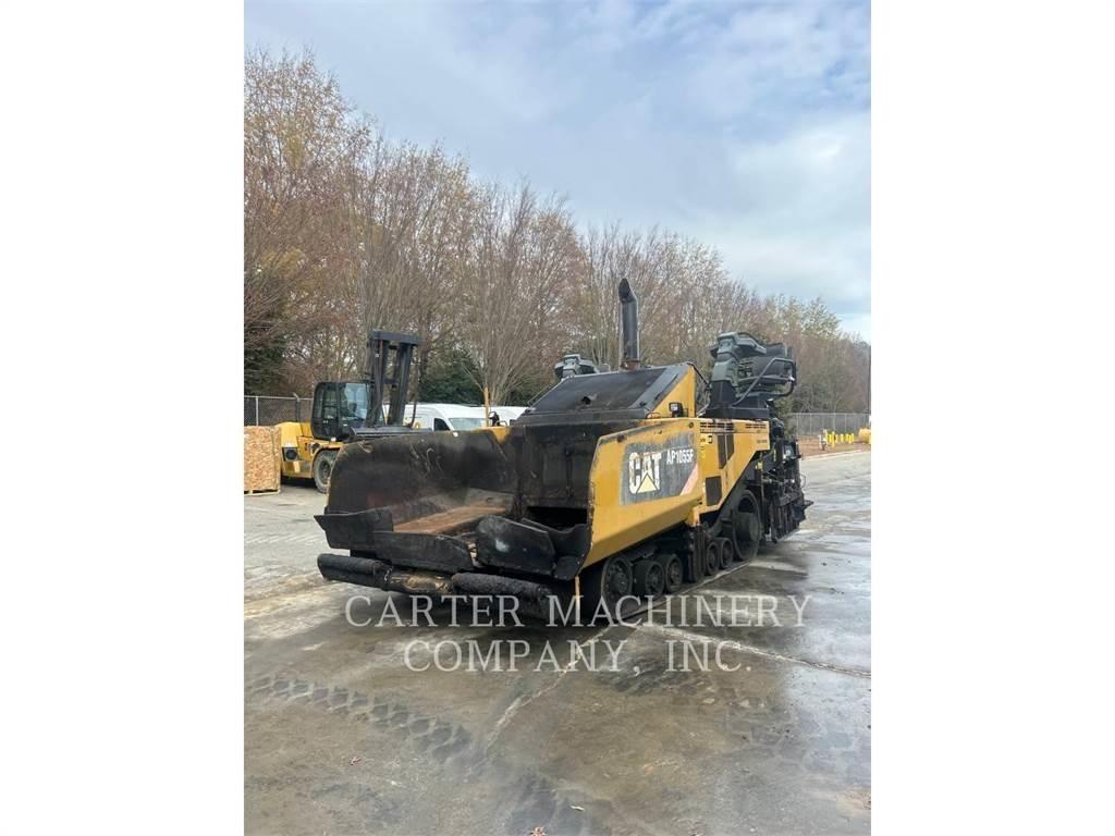 CAT AP1055F Finisseur