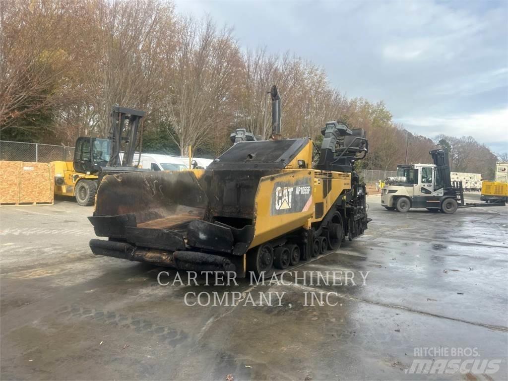 CAT AP1055F Finisseur