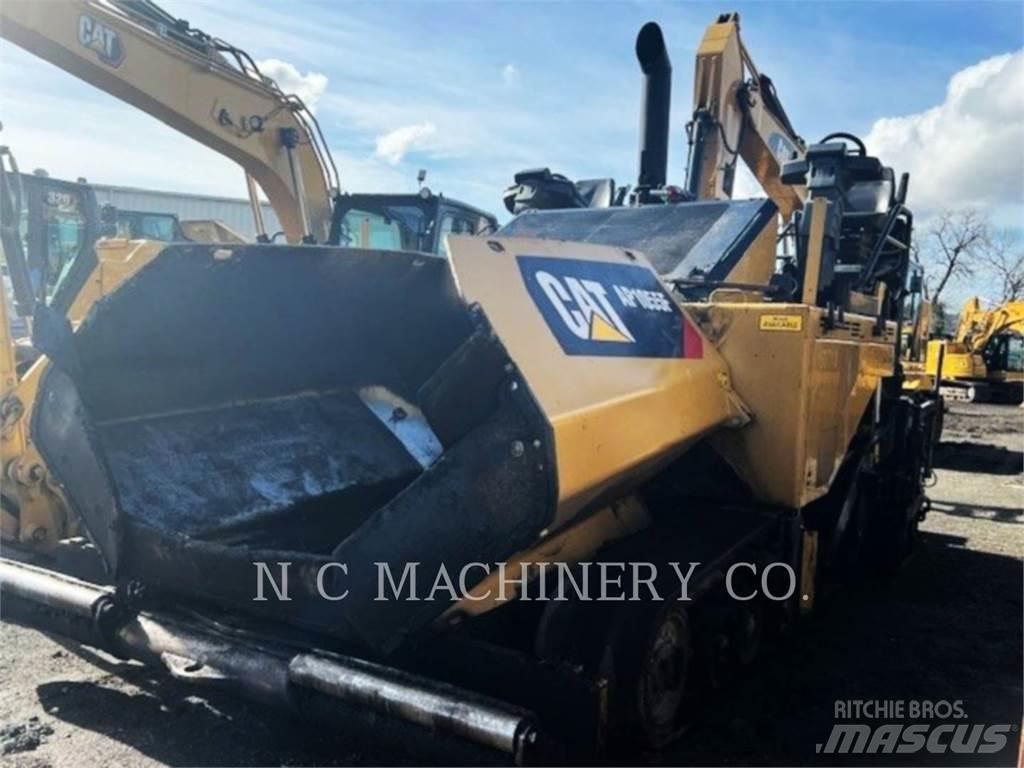 CAT AP1055F Finisseur