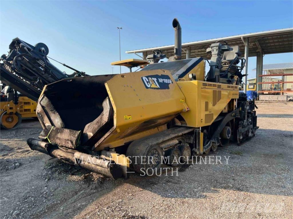 CAT AP1055F Finisseur