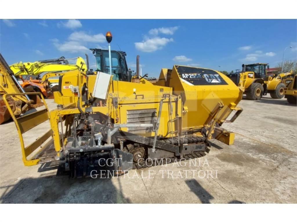 CAT AP255E Finisseur