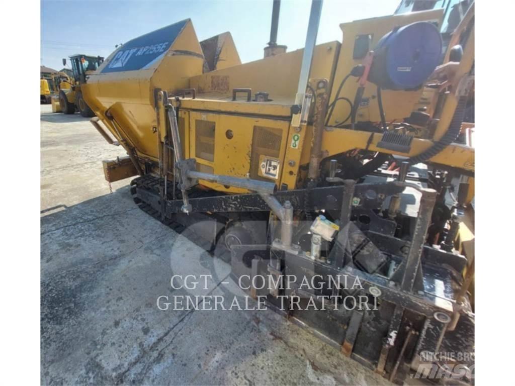 CAT AP255E Finisseur