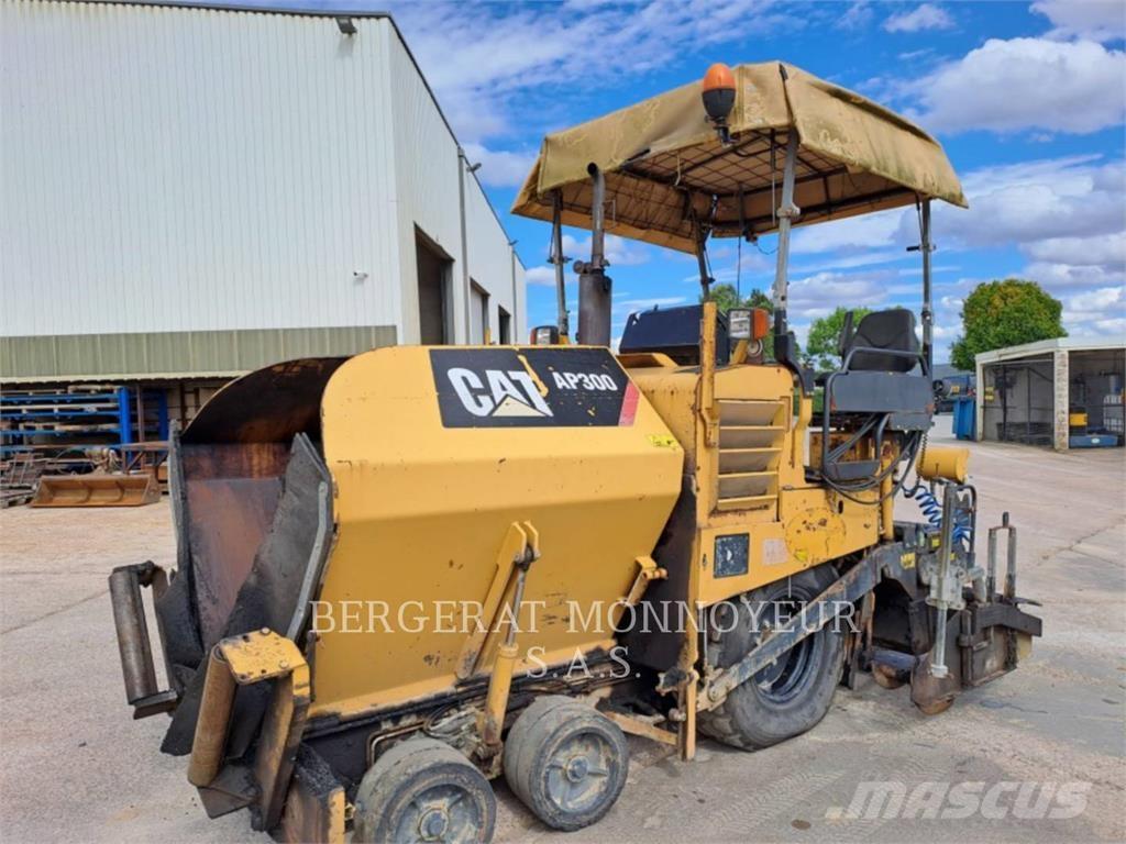 CAT AP300 Finisseur