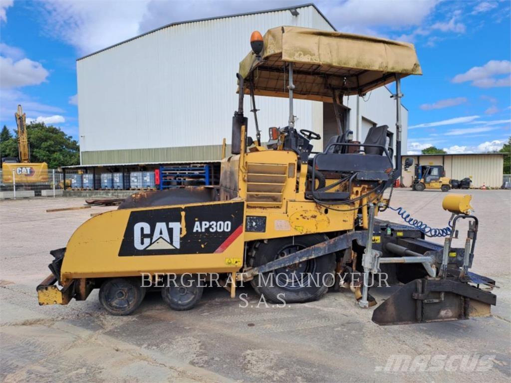 CAT AP300 Finisseur