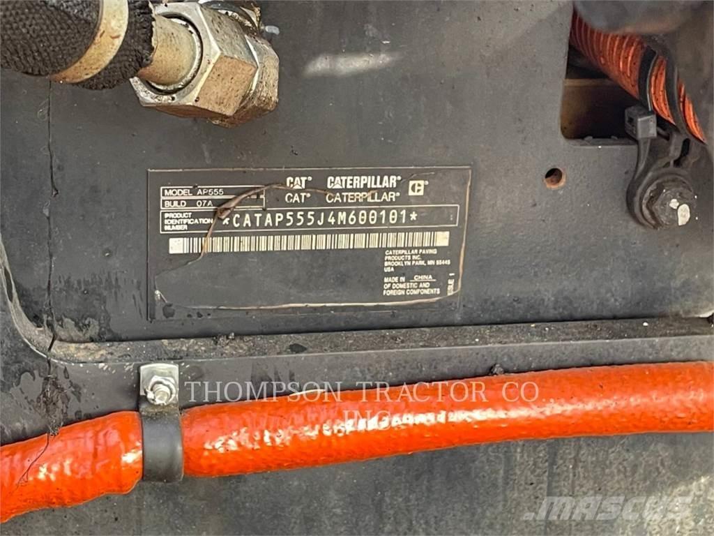CAT AP555 Finisseur