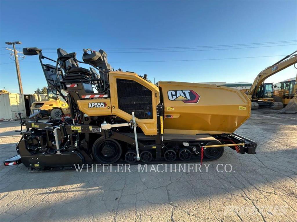 CAT AP555 Finisseur