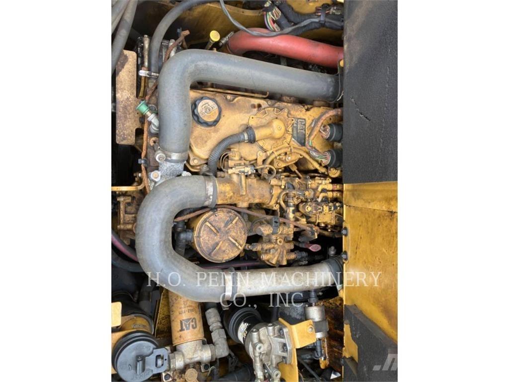 CAT AP555F Finisseur