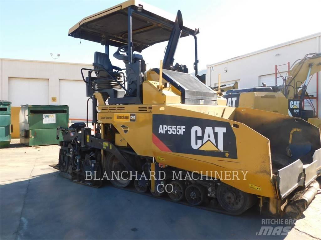 CAT AP555F Finisseur