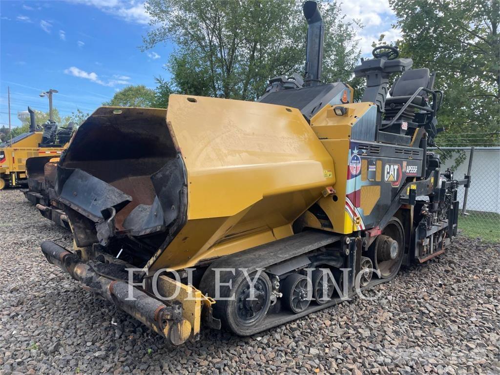 CAT AP555F Finisseur