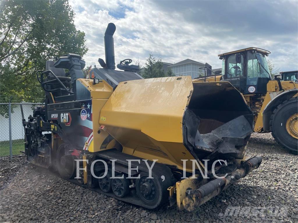 CAT AP555F Finisseur