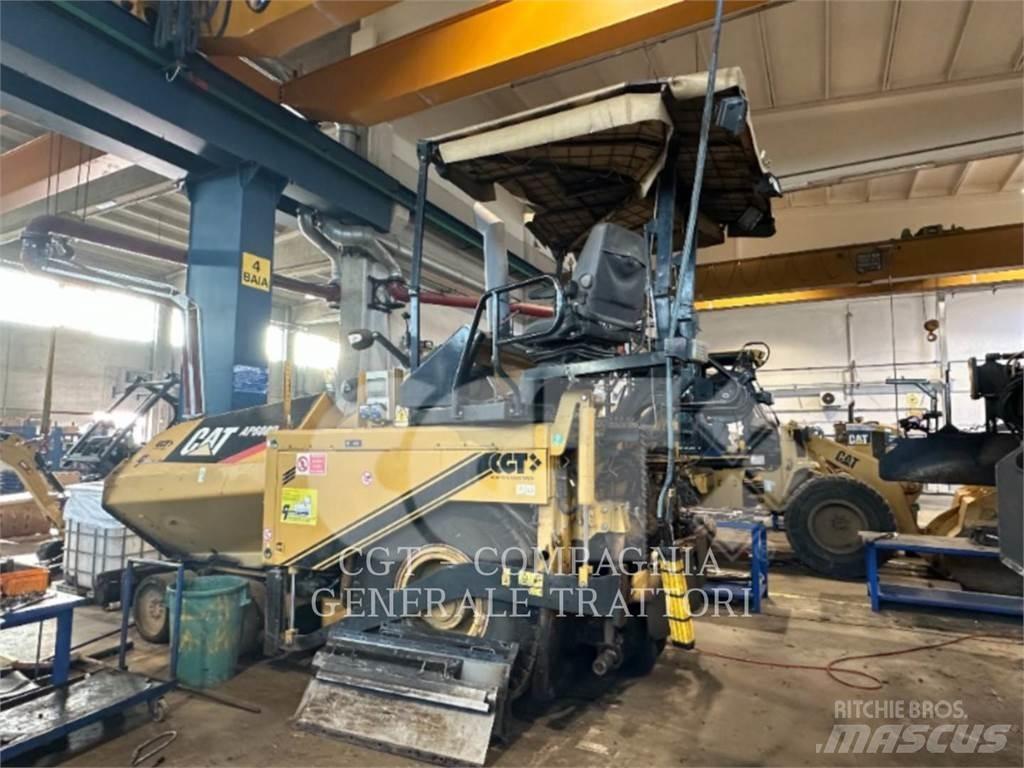 CAT AP600D Finisseur